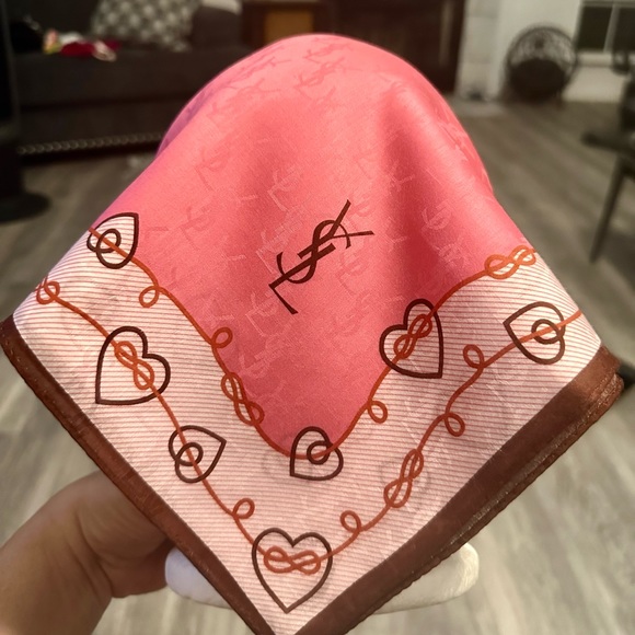 Ysl monogrammed scarf. Very rare with hidden ysl pattern nwt - Picture 2 of 7